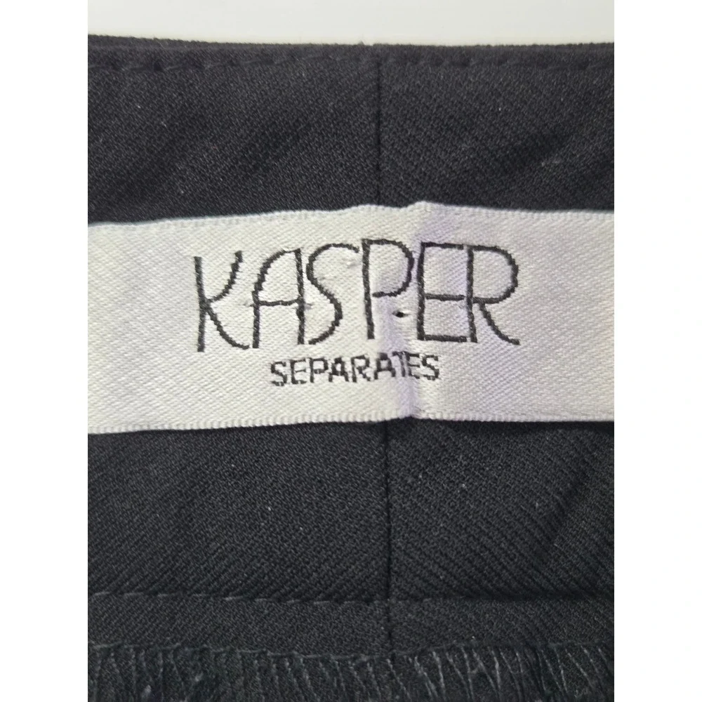 Kasper separates black